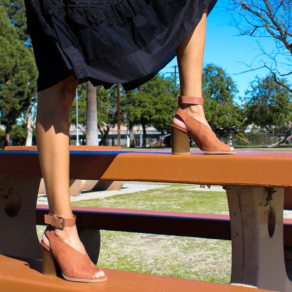LAST PAIR!!//The Tina// Cinnamon block heel - Picture 4 of 6
